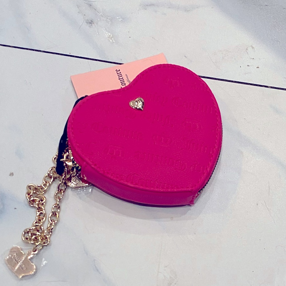 💕NWT Juicy Couture Heart Shaped Wallet💕